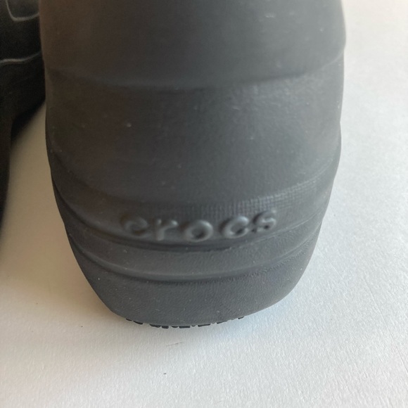 Crocs Comfort Black Rubber Clogs size 7 - Picture 16 of 16
